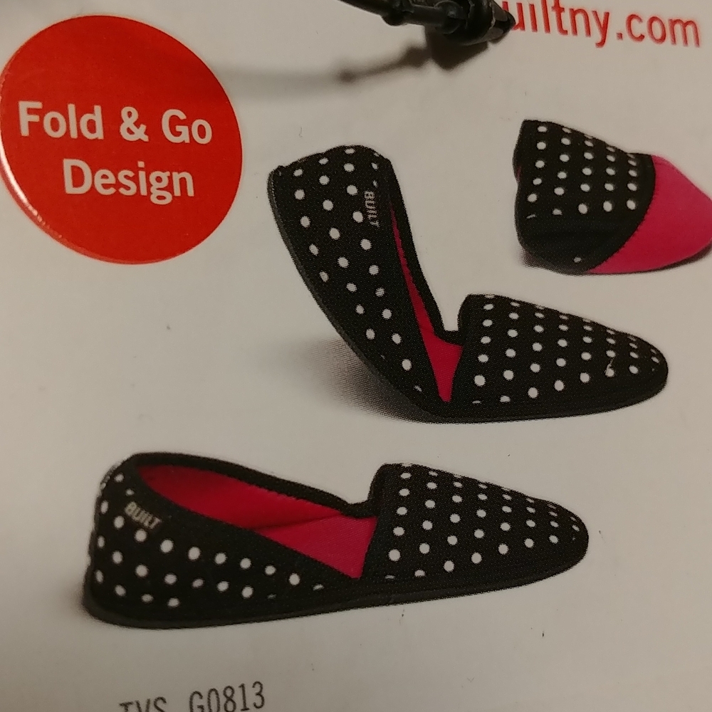 ⭐HOST PICK⭐ NWT Neoprene Travel Fold & Go Slippers with Pouch